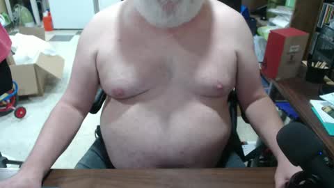 Snapshot of hotgrandpa594u chatting on October 20, 12:26 am hotgrandpa594u online show from October 20, 12:26 am