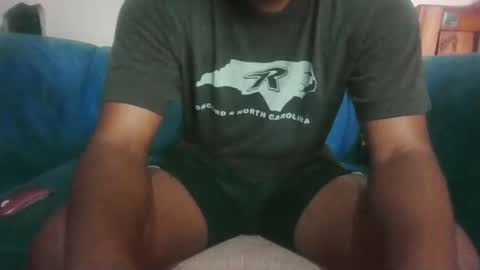 Snapshot of hotguyy001 chatting on September 30, 5:51 am hotguyy001 online show from September 30, 5:51 am