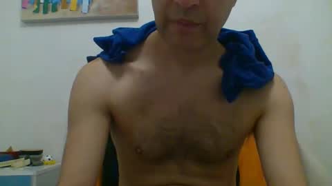 Snapshot of hotitan chatting on October 5, 3:30 pm hottitan twitter Marianoshcam online show from October 5, 3:30 pm