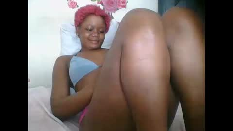 Snapshot of hotjeylee chatting on October 4, 11:57 pm LOYCE online show from October 4, 11:57 pm