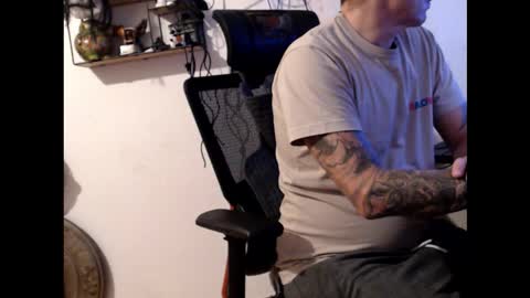 hotkinkytat online show from November 19, 7:40 am