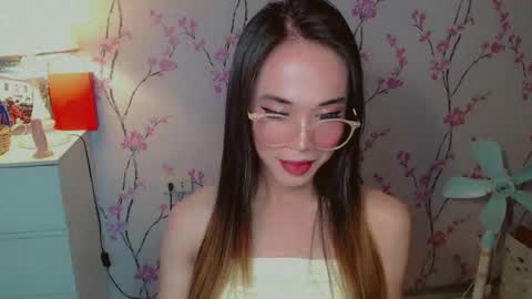Snapshot of hotlegsxandra chatting on October 10, 9:26 am XANDRA online show from October 10, 9:26 am