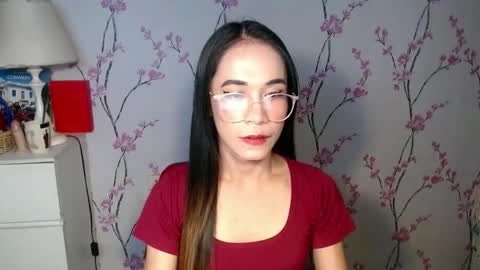 Snapshot of hotlegsxandra chatting on October 8, 8:53 am XANDRA online show from October 8, 8:53 am