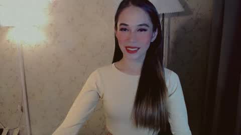 Snapshot of hotlegsxandra chatting on October 16, 9:31 am XANDRA online show from October 16, 9:31 am