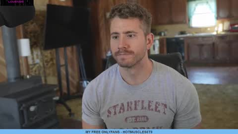 Snapshot of hotmuscles6t9 chatting on March 10, 7:40 pm hotmuscles6t9 online show from March 10, 7:40 pm