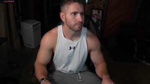 Snapshot of hotmuscles6t9 chatting on October 11, 3:11 am hotmuscles6t9 online show from October 11, 3:11 am