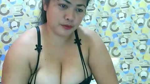 hotnathaly92 online show from April 13, 5:55 am