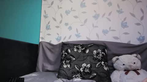 Snapshot of hotnicolle10 chatting on October 16, 10:15 am Nicolle online show from October 16, 10:15 am