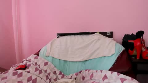 Monica online show from November 10, 7:44 am