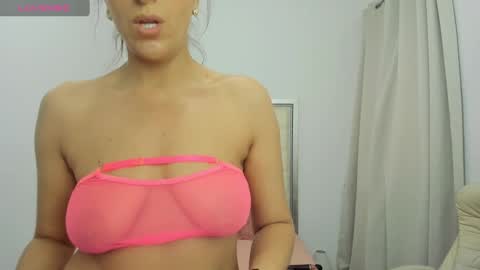 Snapshot of hott_eryka chatting on September 16, 11:23 am Eryka online show from September 16, 11:23 am