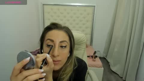 Snapshot of hott_eryka chatting on October 13, 7:32 am Eryka online show from October 13, 7:32 am