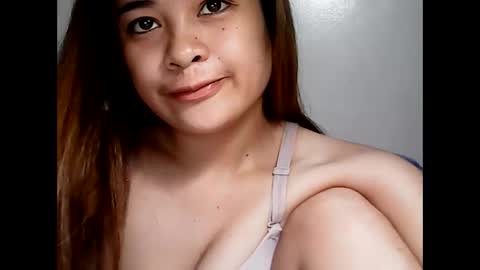 Snapshot of hottie_asianbabe chatting on February 11, 12:17 am Leen online show from February 11, 12:17 am