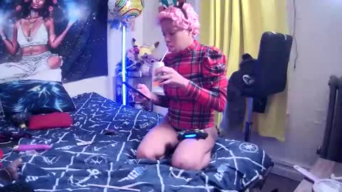 Snapshot of hottiefreckles chatting on December 9, 1:29 am Tokyodagoddess online show from December 9, 1:29 am