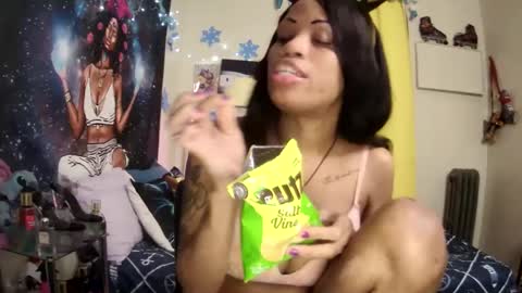 Snapshot of hottiefreckles chatting on December 26, 12:46 am Tokyodagoddess online show from December 26, 12:46 am
