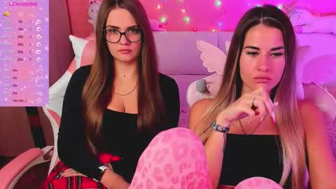 Snapshot of hotty_girls_here chatting on September 24, 6:09 am Ivanna and Jessica online show from September 24, 6:09 am