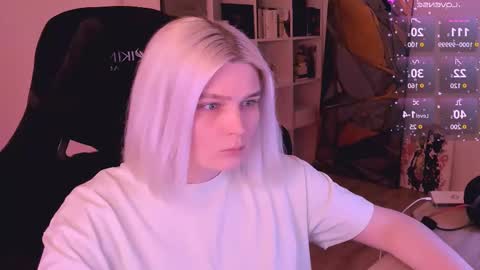 Nessie and Jessie online show from February 17, 6:28 pm