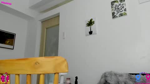 crishinahotty online show from September 10, 5:30 am