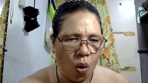 hottycrissy4u online show from June 15, 5:21 am
