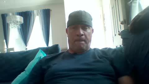 hotyummycock69 online show from April 1, 7:00 pm