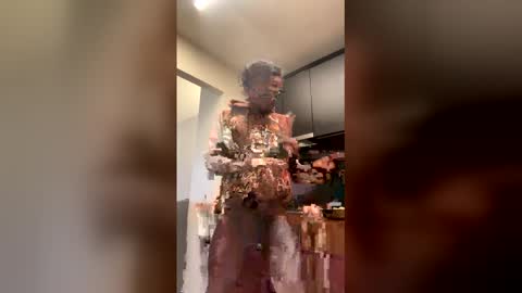 houndtown online show from April 8, 5:16 pm