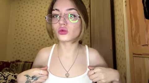 Chloe online show from November 30, 11:06 am