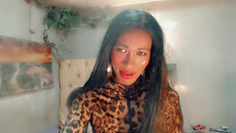 hugecock_caramel online show from April 23, 9:06 am