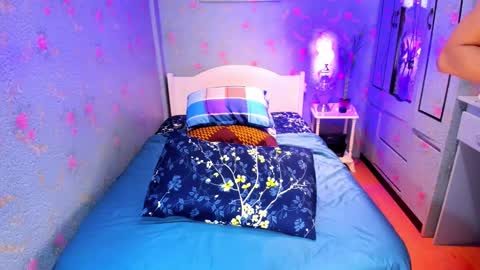 hugecock_emma online show from October 13, 5:26 pm