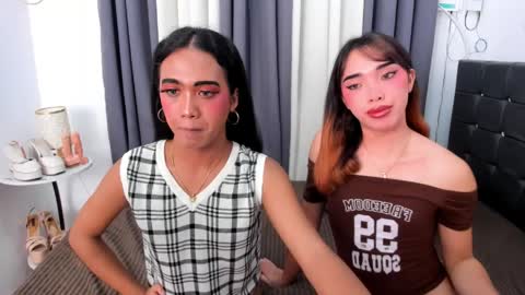 hugecock_pretty123 online show from May 5, 11:32 pm
