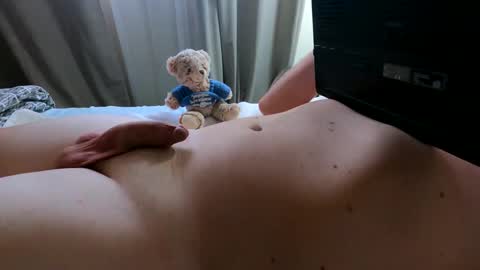 Snapshot of hugecumshots1 chatting on September 20, 1:30 am HugeCumshots online show from September 20, 1:30 am