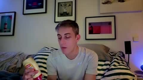 Snapshot of hugolandcam chatting on February 3, 9:07 pm Hugo online show from February 3, 9:07 pm