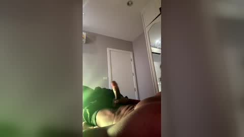 hugyhuge online show from January 12, 6:42 am