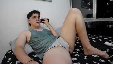 Snapshot of hun_damer chatting on October 7, 1:12 am hun_damer online show from October 7, 1:12 am