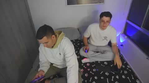 Snapshot of hun_damer chatting on September 18, 1:53 am hun_damer online show from September 18, 1:53 am