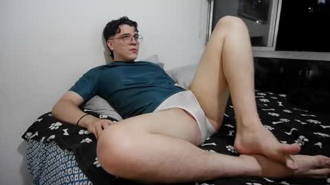 Snapshot of hun_damer chatting on October 8, 1:35 am hun_damer online show from October 8, 1:35 am