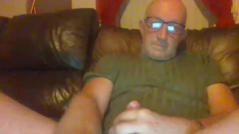 Snapshot of hung69foryou chatting on December 2, 10:18 pm hung69foryou online show from December 2, 10:18 pm