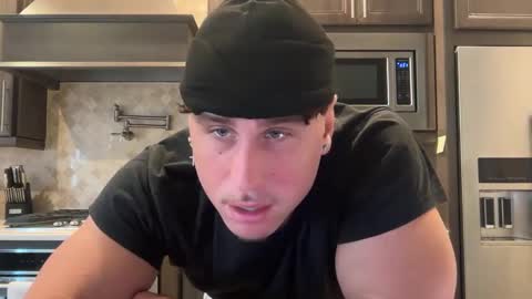 Snapshot of hungkingg22 chatting on September 22, 4:11 pm hungkingg22 online show from September 22, 4:11 pm