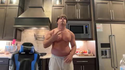 hungkingg22 online show from May 7, 1:07 pm