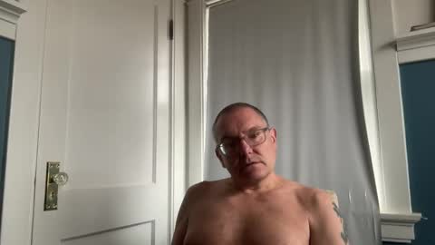 AARON online show from November 23, 3:43 pm