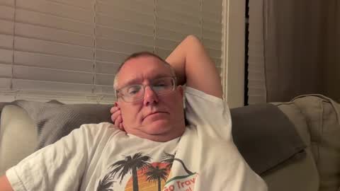 AARON online show from October 31, 5:19 am