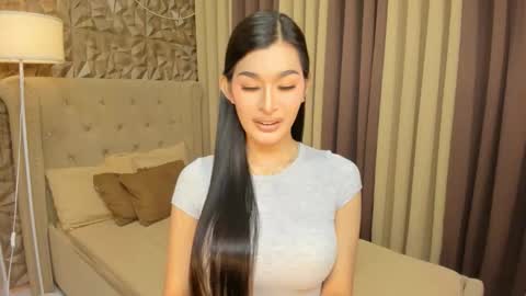 hunkhomerontop online show from December 17, 7:59 am