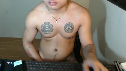 Snapshot of hunkyzeus chatting on January 9, 10:52 pm hunkyzeus online show from January 9, 10:52 pm