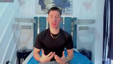 hunterheat_ online show from December 5, 12:14 pm