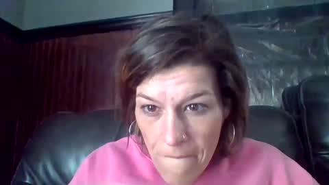 Snapshot of hydiejo777 chatting on October 14, 5:27 pm hydiejo777 online show from October 14, 5:27 pm