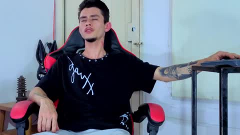 kelvis online show from March 27, 8:59 am