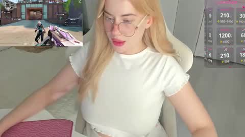 HiI am  EvaPVT is open  online show from February 13, 3:15 pm