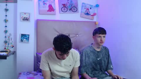 iam_lukas__ online show from January 12, 3:52 pm