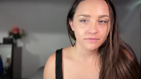 Snapshot of iamcrystalann chatting on October 18, 5:39 pm Crystal online show from October 18, 5:39 pm