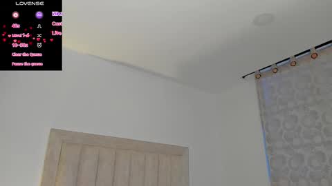 Juliiiiian online show from January 9, 11:27 am