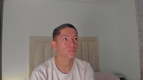 Juliiiiian online show from January 7, 11:15 am