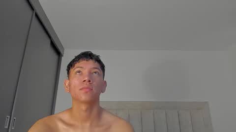 Juliiiiian online show from March 24, 11:27 am